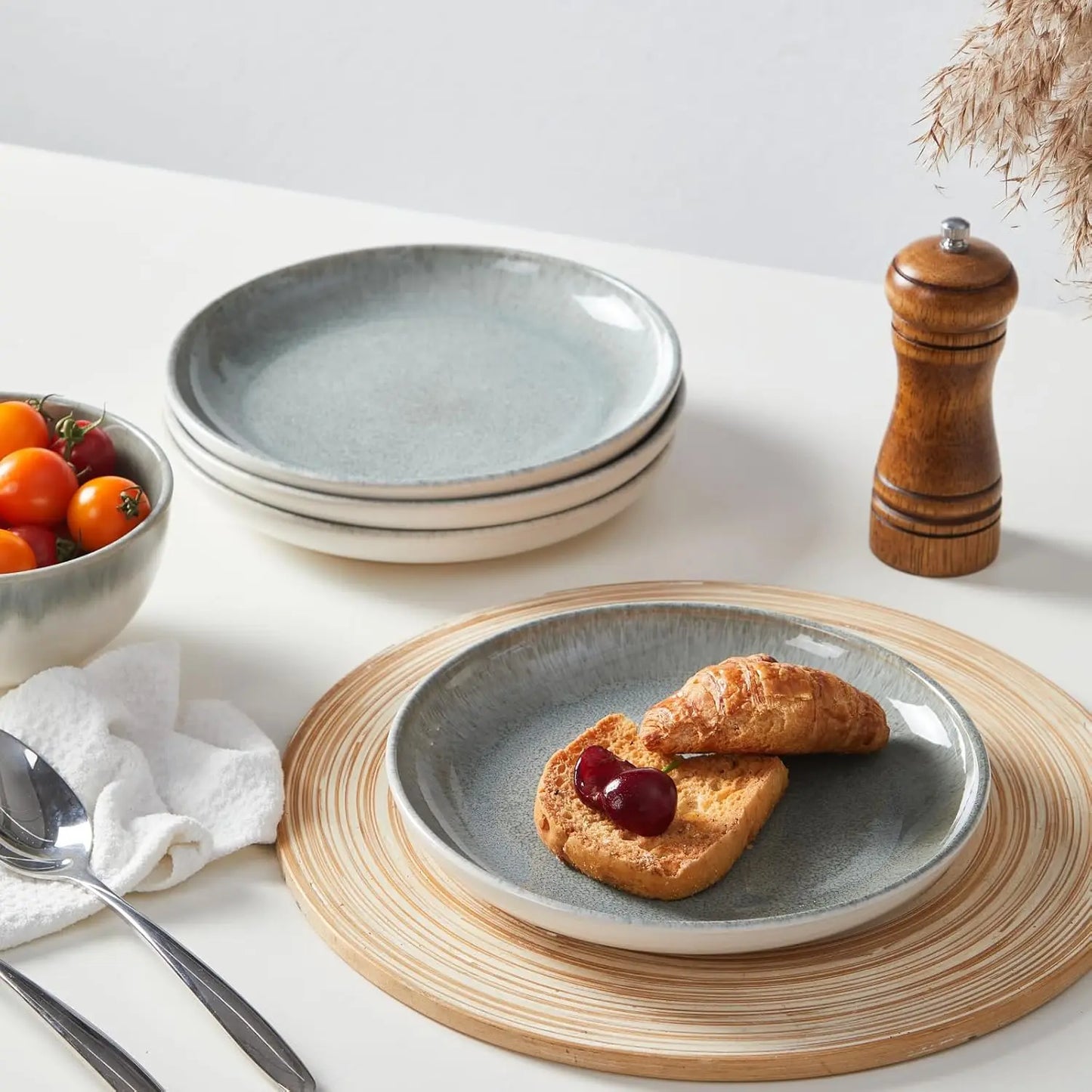 Gradient Green Stoneware Dinnerware Set for 4