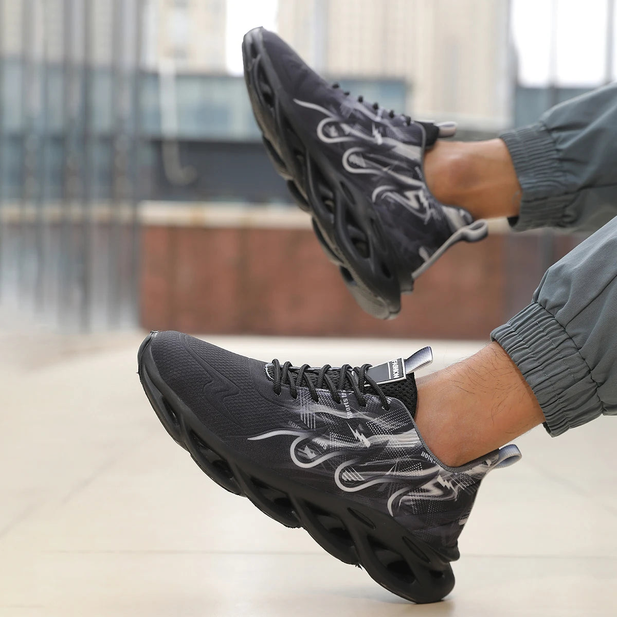 Unisex Lightweight Mesh Breathable Running Shoes